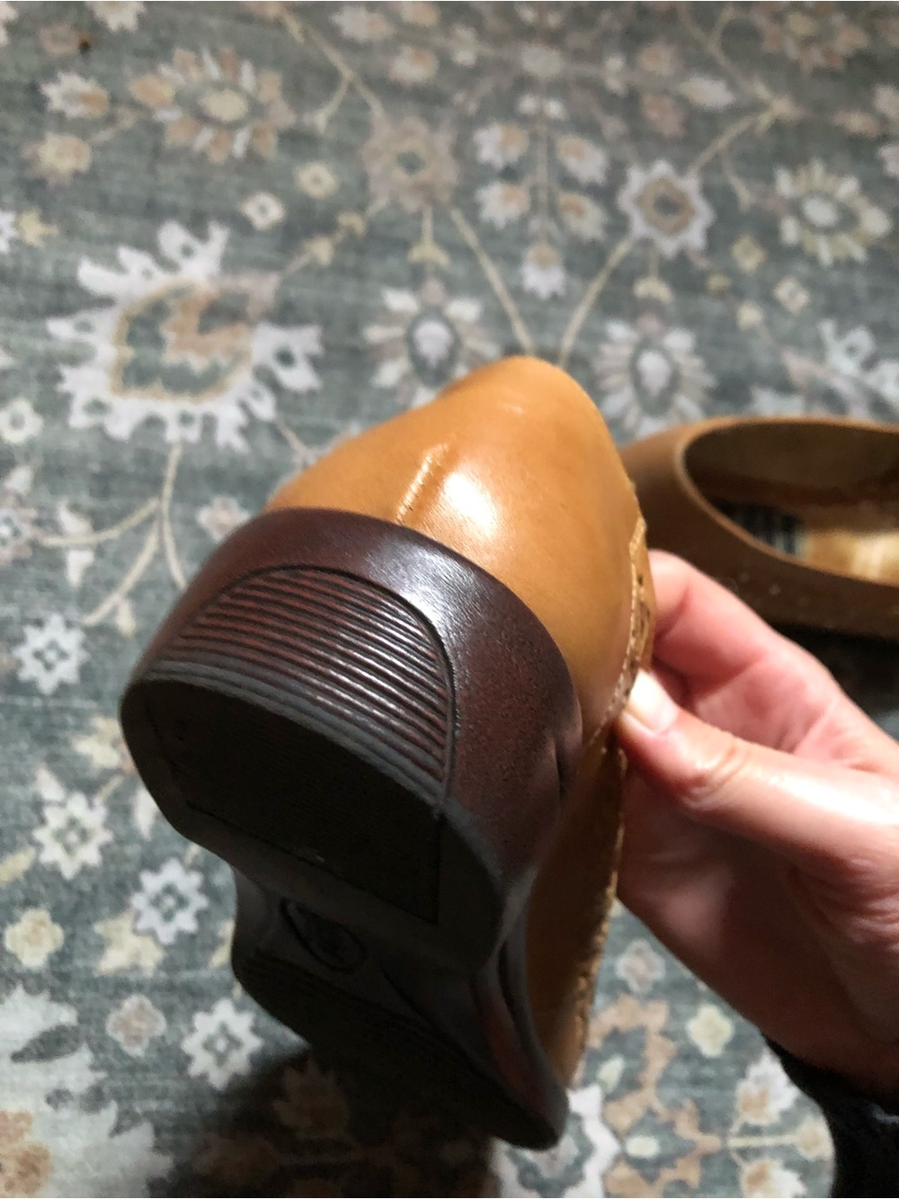 Vintage Tan Leather Slip-On Loafers 🖤 - Picture 5 of 9